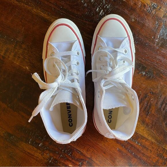 Chuck Taylor all star canvas high tops size 3.5  white sneakers shoes - Picture 3 of 7